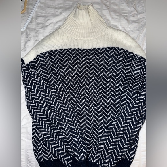 Turtleneck - Picture 1 of 2